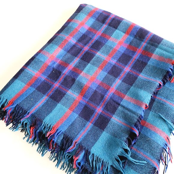 Saldarini lambswool cashmere throw. - Picture 3 of 8